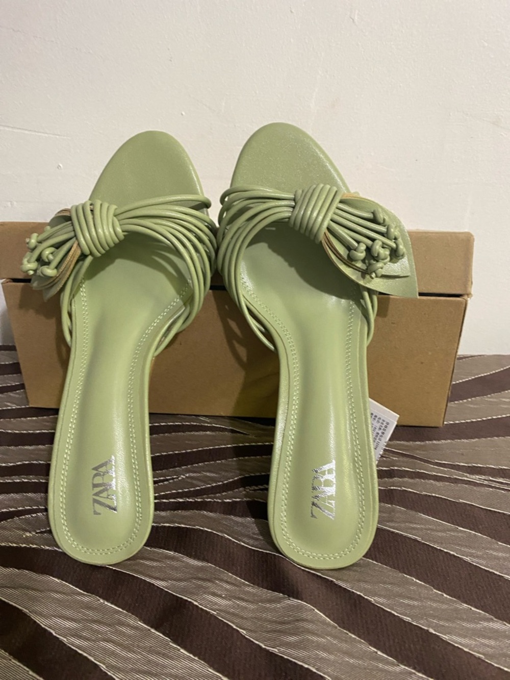 Zara Knot Detail Slide Sandals in Sage Green - Picture 3 of 7
